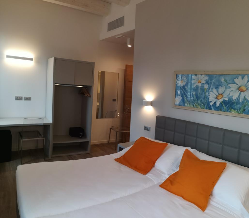 Hotel Quarcino Como Bagian luar foto