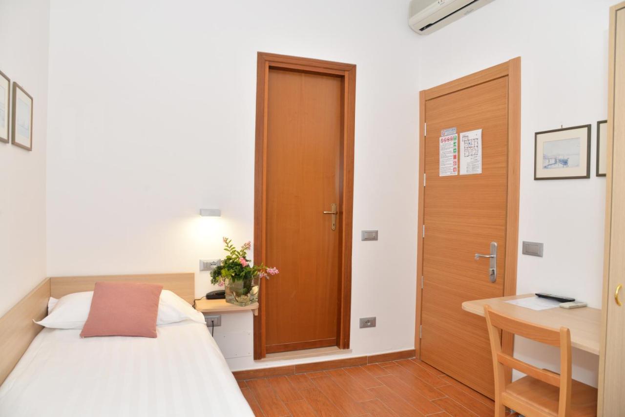 Hotel Quarcino Como Bagian luar foto