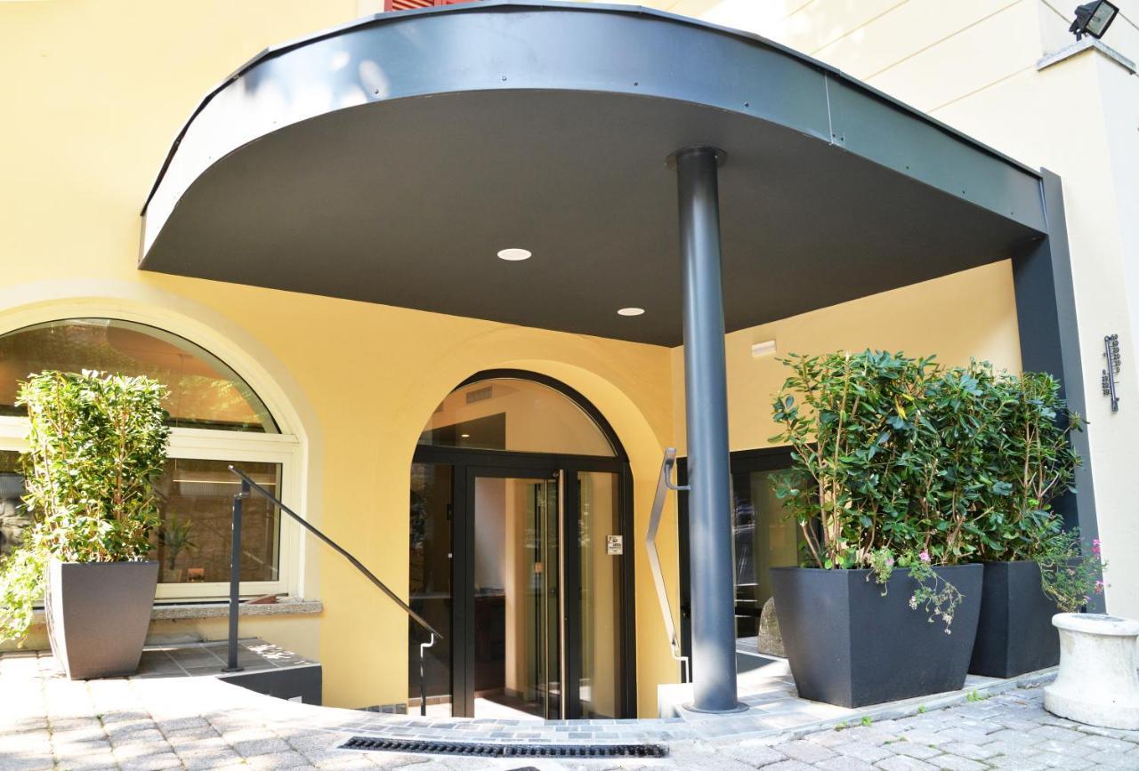 Hotel Quarcino Como Bagian luar foto