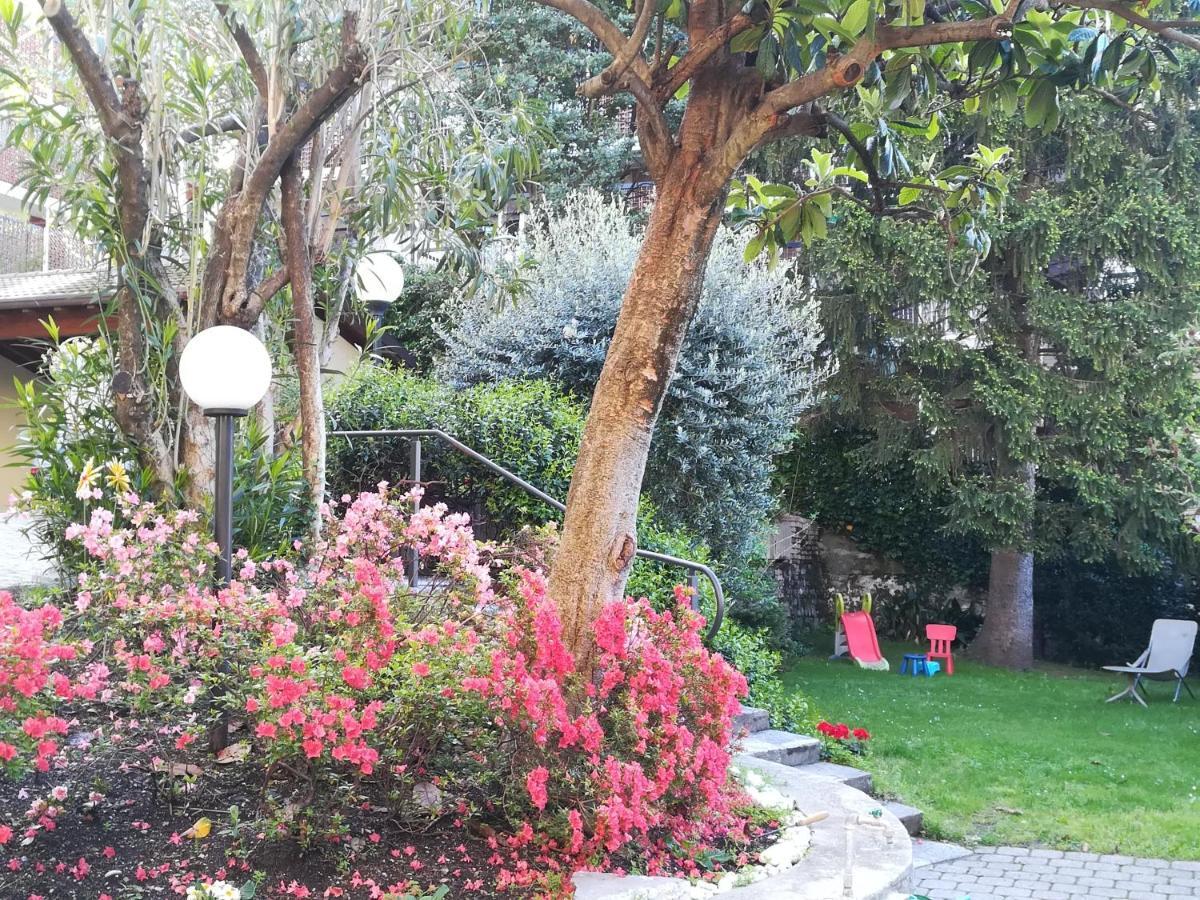 Hotel Quarcino Como Bagian luar foto